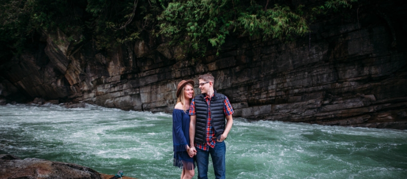 Eagle Falls Portrait Session| Engagement sessions with Dogs